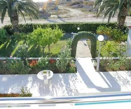 Jure Apartment *